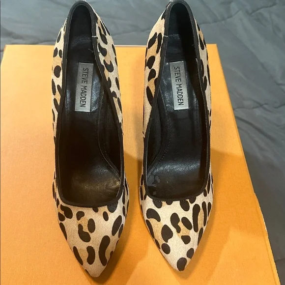 Steve Madden Leopard Print Heels - Picture 2 of 7